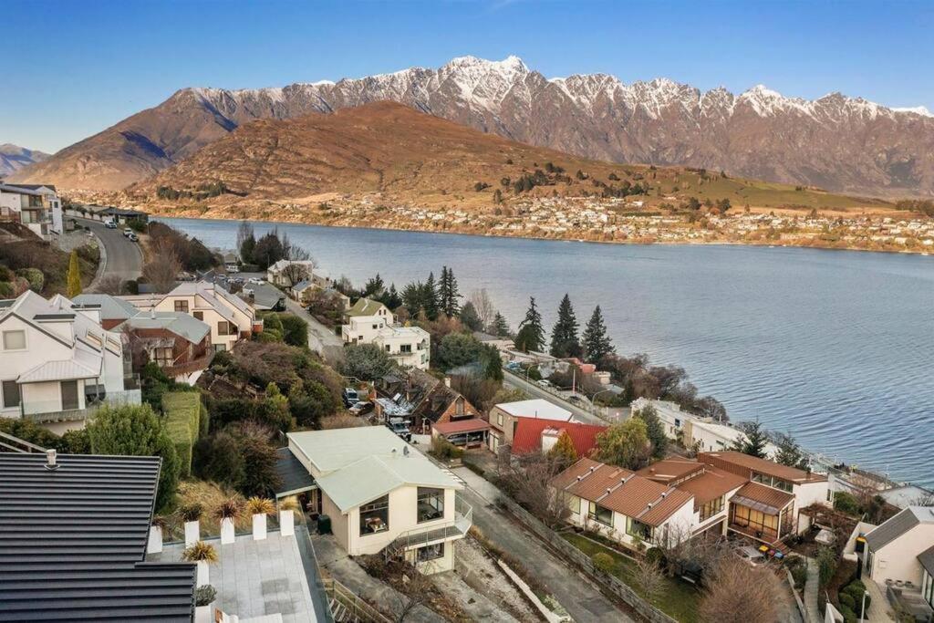 Lakeview Home Retreat At Queenstown Hill Exterior photo